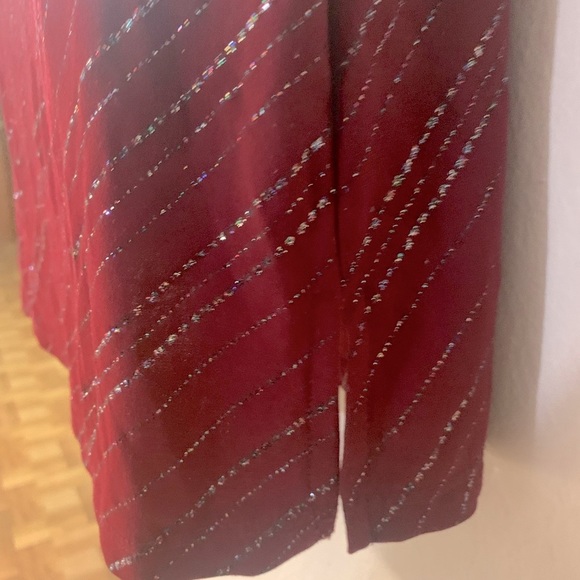 Sexy short burgundy night out dress with glitter design - Picture 5 of 7